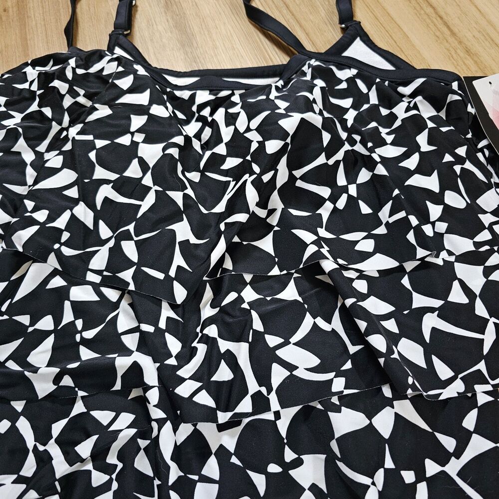 Maxine of Holly Womens Mod Triple Tiered Tankini Swim Top Black White Geo 16W - Picture 2 of 6